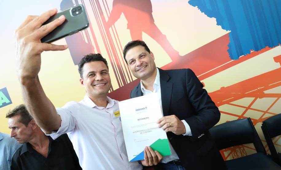 Prefeitos destacam o impacto de quase R$ 200 milhões na infraestrutura dos municípios. Foto: Rodrigo Félix Leal / SEIL