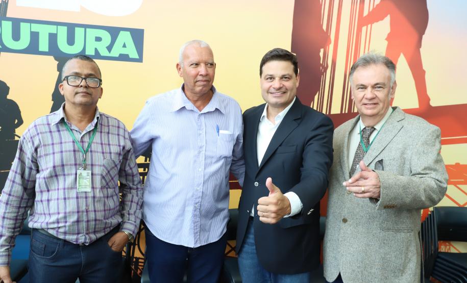 Prefeitos destacam o impacto de quase R$ 200 milhões na infraestrutura dos municípios. Foto: Rodrigo Félix Leal / SEIL