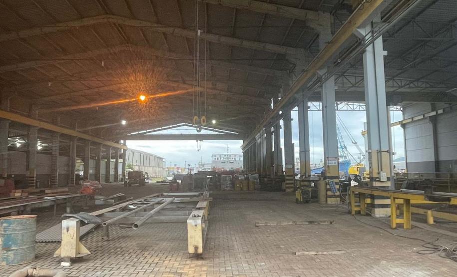 Uma embarcação está em Santa Catarina para uma reforma geral, com troca de peças, revisões e manutenções. Objetivo é garantir segurança dos usuários da travessia da Baía de Guaratuba - Curitiba, 18/04/2022 Foto: DER-PARANÁ