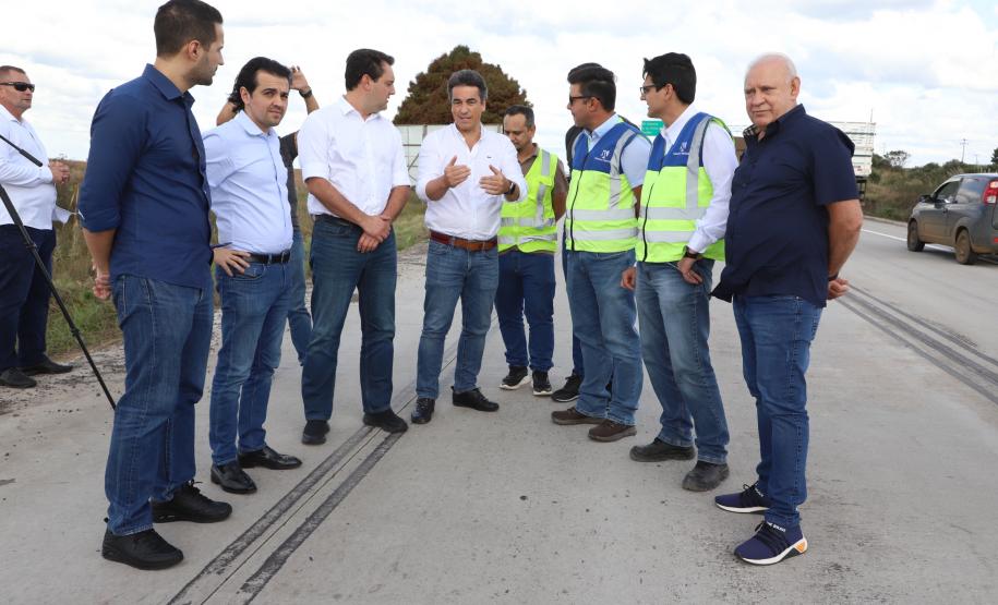 O governador Carlos Massa Ratinho Junior vistoriou nesta quinta-feira (28) uma das obras mais aguardadas da região Sudoeste: a revitalização do trecho da PRC-280 que vai de Palmas ao Trevo Novo Horizonte, em General Carneiro Foto: Ari Dias/AEN