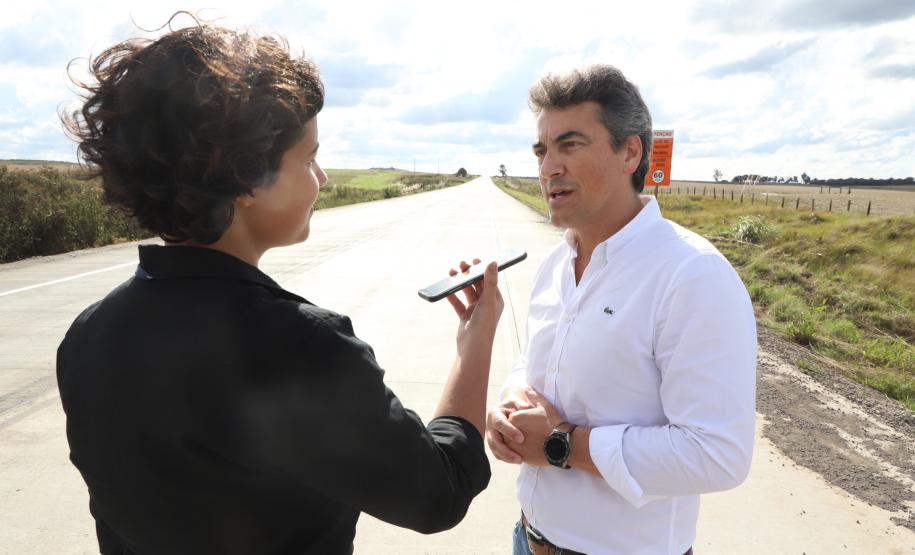 O governador Carlos Massa Ratinho Junior vistoriou nesta quinta-feira (28) uma das obras mais aguardadas da região Sudoeste: a revitalização do trecho da PRC-280 que vai de Palmas ao Trevo Novo Horizonte, em General Carneiro Foto: Ari Dias/AEN
