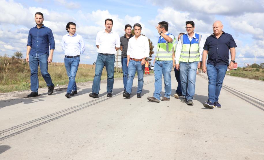 O governador Carlos Massa Ratinho Junior vistoriou nesta quinta-feira (28) uma das obras mais aguardadas da região Sudoeste: a revitalização do trecho da PRC-280 que vai de Palmas ao Trevo Novo Horizonte, em General Carneiro Foto: Ari Dias/AEN