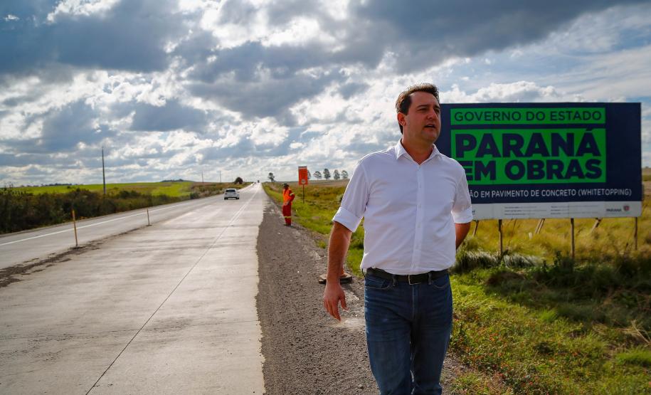 O governador Carlos Massa Ratinho Junior vistoriou nesta quinta-feira (28) uma das obras mais aguardadas da região Sudoeste: a revitalização do trecho da PRC-280 que vai de Palmas ao Trevo Novo Horizonte, em General Carneiro Foto: Ari Dias/AEN