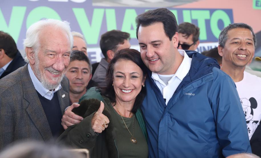 O governador Carlos Massa Ratinho Junior assina ordem de serviço para construção de viaduto em São José dos Pinhais. Foto: Rodrigo Félix Leal / SEIL