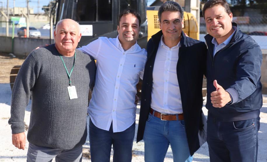 O governador Carlos Massa Ratinho Junior assina ordem de serviço para construção de viaduto em São José dos Pinhais. Foto: Rodrigo Félix Leal / SEIL