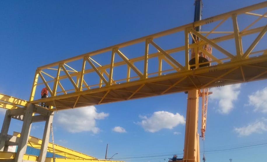 Concessionária de pedágio executa terceiras faixas, novo trevo e passarela de pedestres em rodovias federais. DER/PR fiscaliza o andamento de obras não realizadas durante o contrato - Foto: DER-PARANÁ