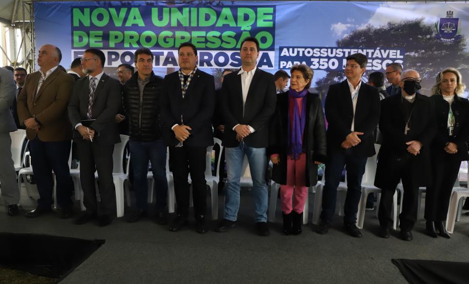 Governador entrega colégio e anuncia pavimentação da Estrada de Alagados, em Ponta Grossa Foto: Ari Dias/AEN