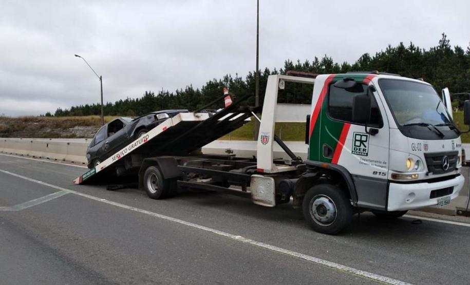 DER/PR registra mais de 14 mil atendimentos nas rodovias do antigo anel de integração - Guinchos mecânicos leves e pesados, veículos de inspeção, veículo de apoio ao Corpo de Bombeiros e veículos boiadeiro estão à disposição do usuário pelo telefone 0800-400-0404 - Foto: DER-PARANÁ