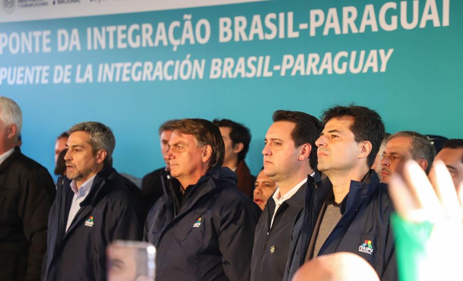 O governador Carlos Massa Ratinho Junior acompanhou nesta sexta-feira (03) o presidente da República, Jair Bolsonaro, em uma visita à obra da Ponte da Integração Brasil-Paraguai, em Foz do Iguaçu, na região Oeste. Foto: José Fernando Ogura/AEN