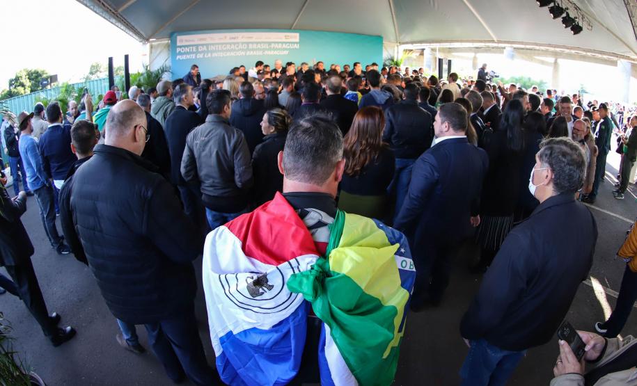 O governador Carlos Massa Ratinho Junior acompanhou nesta sexta-feira (03) o presidente da República, Jair Bolsonaro, em uma visita à obra da Ponte da Integração Brasil-Paraguai, em Foz do Iguaçu, na região Oeste. Foto: José Fernando Ogura/AEN