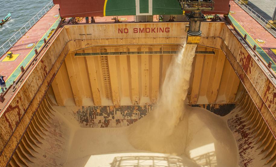 Chuvas impactam carregamento de açúcar nos portos do Paraná - Foto: Claudio Neves/Portos do Paraná