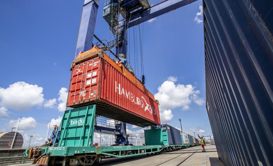 Aumenta transporte ferroviário de carga pelos portos paranaenses - Foto: Claudio Neves/Portos do Paraná