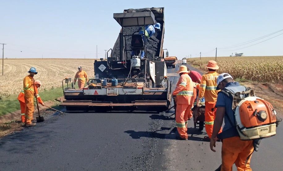 No Centro-Oeste, rodovia de Quarto Centenário recebe serviços de conservação -  Foto: DER/PARANÁ