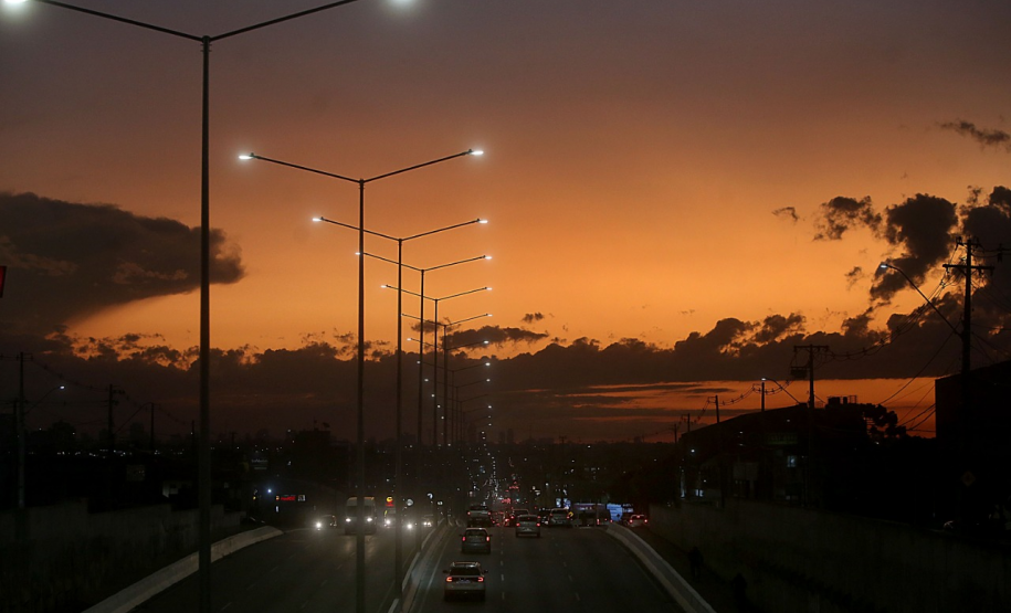 Governo conclui instalação de nova iluminação na rodovia João Leopoldo Jacomel - Foto: DER/PARANÁ