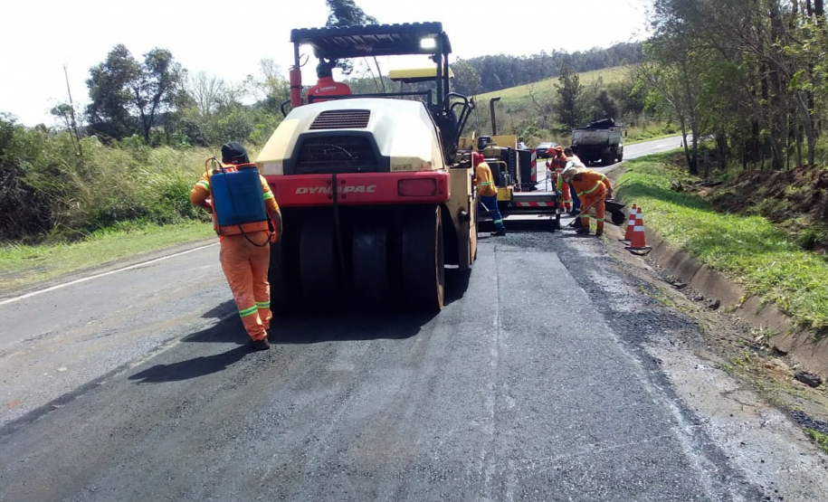 Governo executa reparos em 35 quilômetros de rodovia entre Cianorte e Araruna -  Foto: DER/PARANÁ