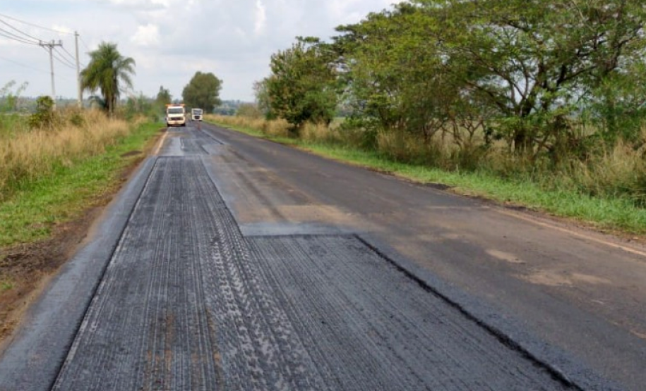 Governo realiza obras de conservação da PR-576 no Noroeste do Paraná - Foto: DER/PARANÁ