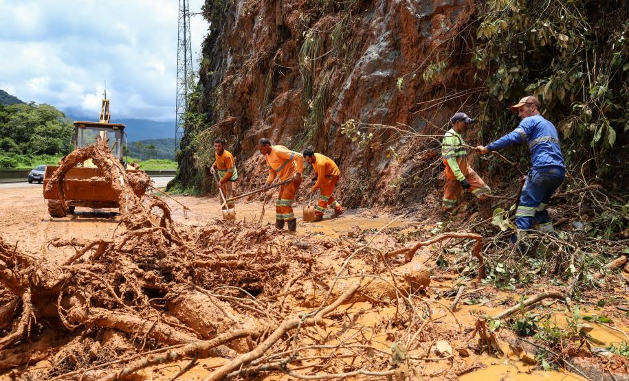 Após chuvas intensas, três rodovias do Litoral têm pontos com bloqueio Foto: Rodrigo Félix Leal / Seil