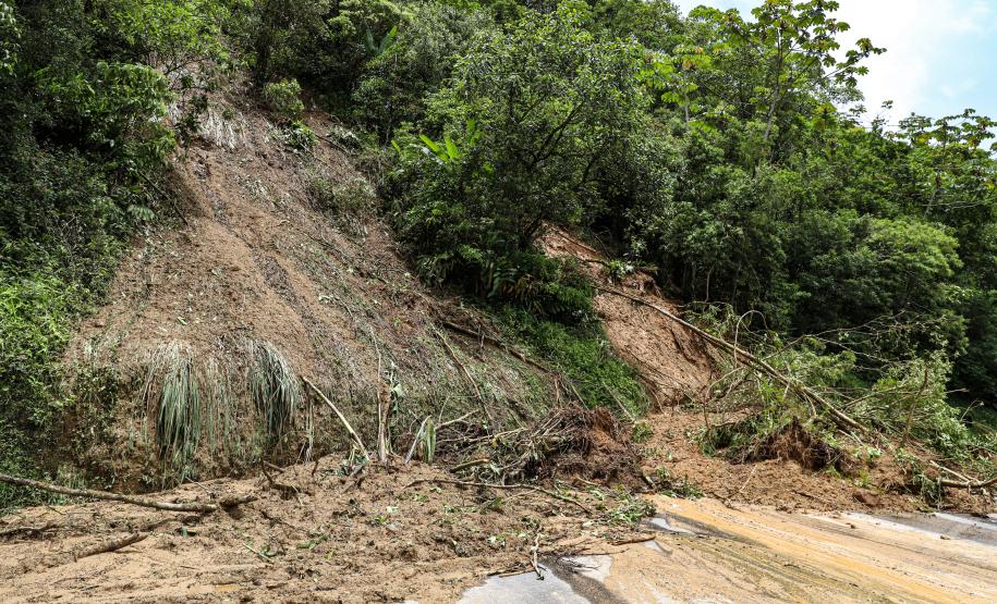 Após chuvas intensas, três rodovias do Litoral têm pontos com bloqueio Foto: Rodrigo Félix Leal / Seil