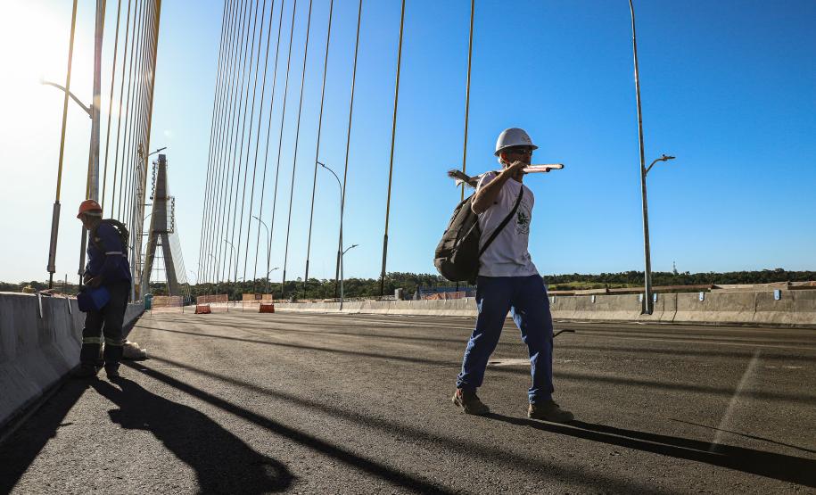 Nova ponte Brasil-Paraguai, em Foz do Iguaçu, está quase finalizada. Foto: Rodrigo Félix Leal / SEIL
