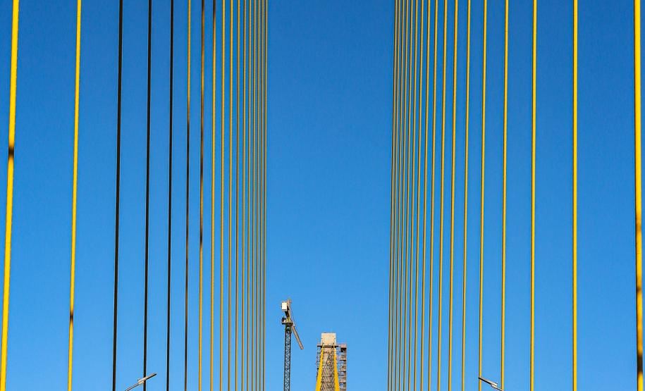 Governador Ratinho Junior faz última vistoria na Ponte da Integração, que está concluída Foto: Rodrigo Félix Leal / SEIL