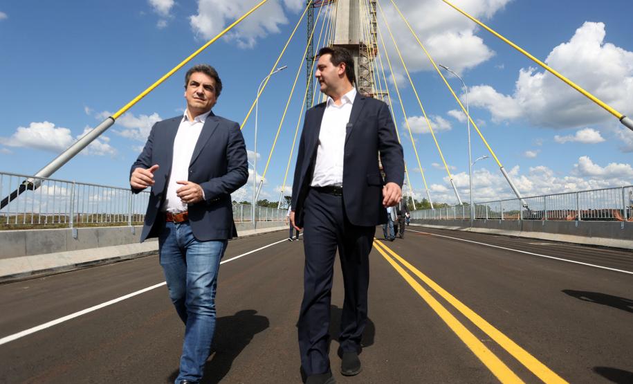 Governador Ratinho Junior faz última vistoria na Ponte da Integração, que está concluída Foto: Gilson Abreu/AEN