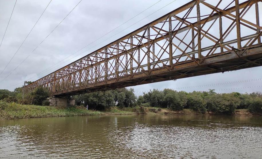 Governo assina contrato para reforma da ponte de ferro entre Lapa e Campo do Tenente - Foto: DER