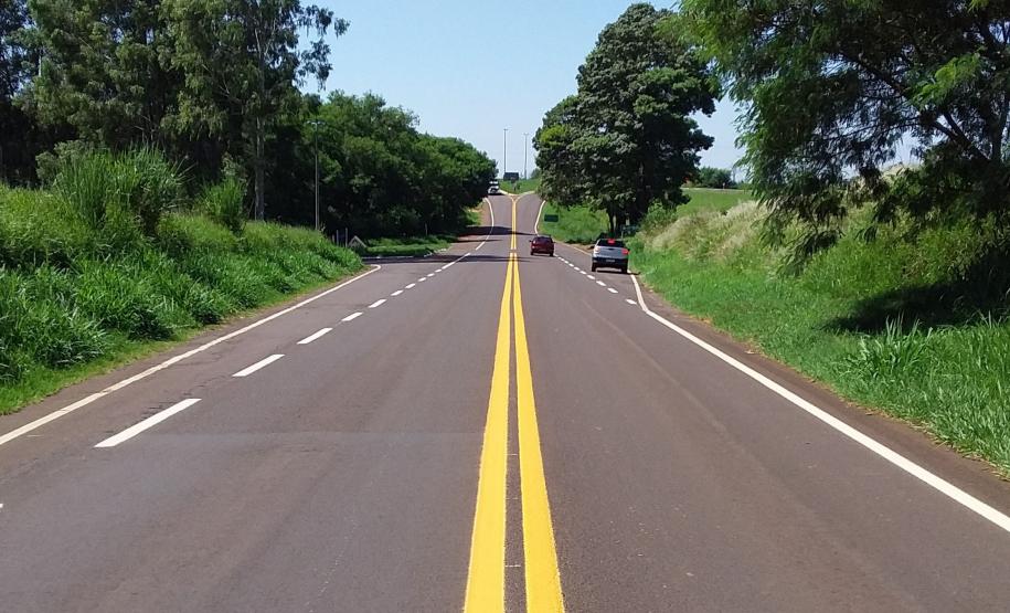 PR-490 Iporã - Altônia - Rodovia que liga Iporã e Altônia recebe reforço de sinalização - Foto: DER