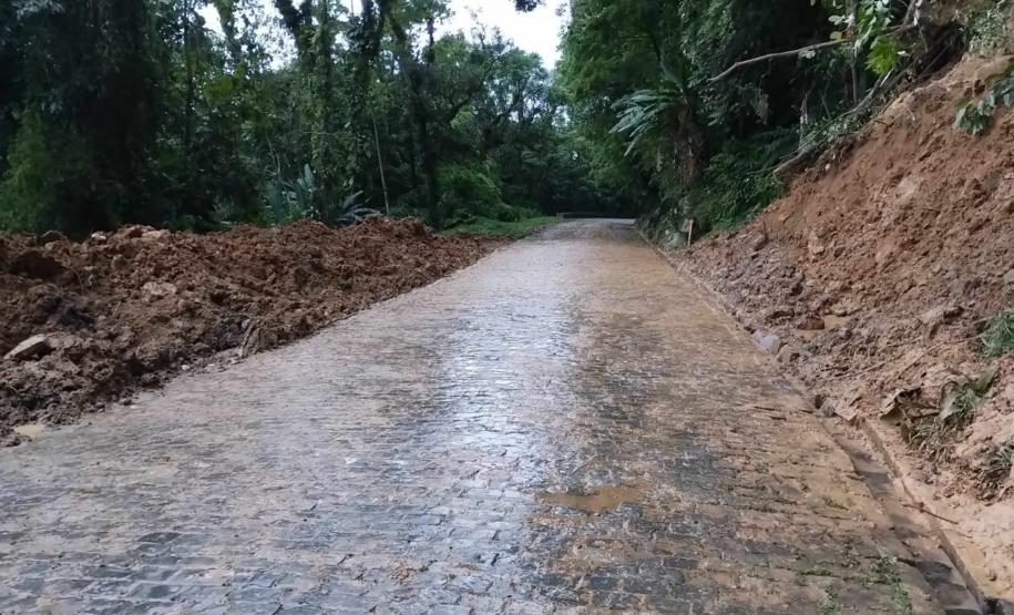 Graciosa segue interditada, mas DER/PR libera acessos a pontos distantes do deslizamento Foto: DER