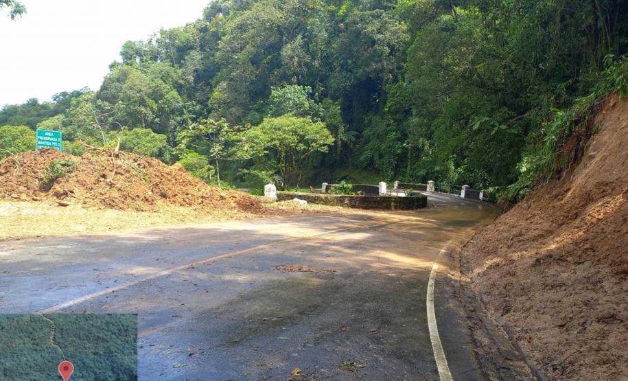 Graciosa segue interditada, mas DER/PR libera acessos a pontos distantes do deslizamento Foto: DER