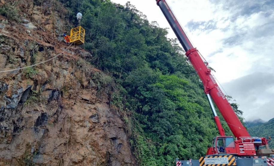 DER/PR avança em nova etapa da recuperação da encosta da BR-277 no Litoral - Foto: DER