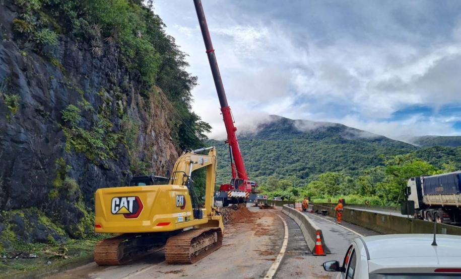DER/PR avança em nova etapa da recuperação da encosta da BR-277 no Litoral - Foto: DER