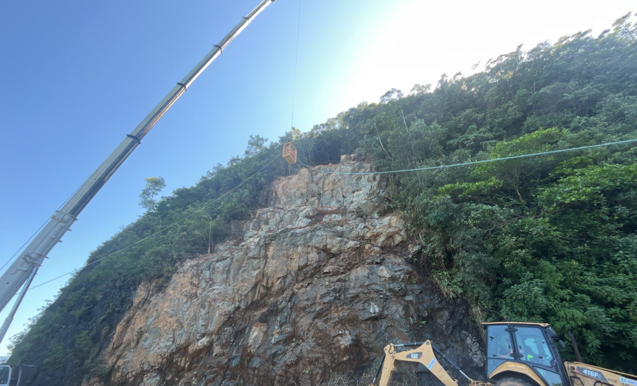 Obra de recuperação da BR-277 no Litoral entra na fase de contenção definitiva  Foto: DER