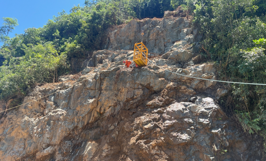 Obra de recuperação da BR-277 no Litoral entra na fase de contenção definitiva  Foto: DER