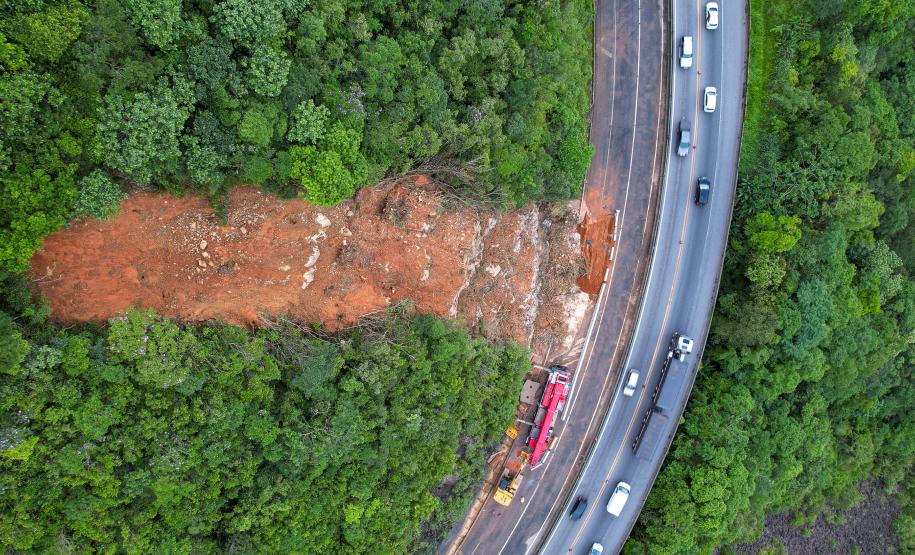 Obra de recuperação da BR-277 no Litoral entra na fase de contenção definitiva  Foto: Rodrigo Félix Leal / SEIL