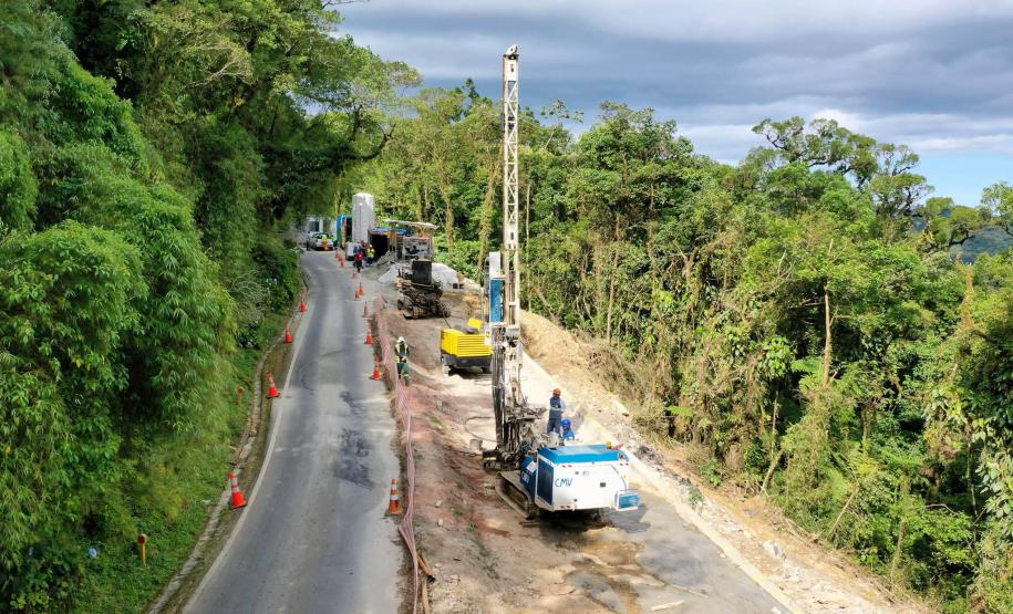 Estrada da Graciosa - obras de recuperação da Estrada da Graciosa, depois dos desmoronamentos causados pelas chuvas Foto: Albari Rosa/AEN