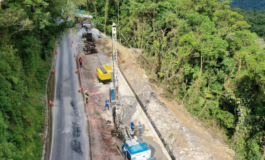 Estrada da Graciosa - obras de recuperação da Estrada da Graciosa, depois dos desmoronamentos causados pelas chuvas Foto: Albari Rosa/AEN