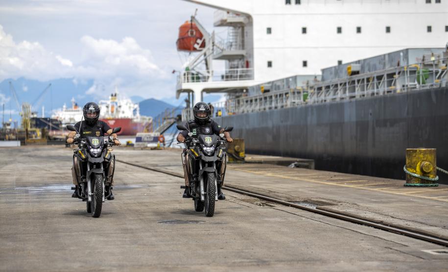 Com maior mobilidade, novas motos reforçam segurança nos portos do Paraná Foto: Claudio Neves/Portos do Paraná