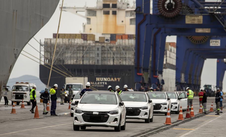 Montadora com sede no Rio Grande do Sul passa a exportar veículos pelo Porto de Paranaguá Foto: Claudio Neves/Portos do Paraná