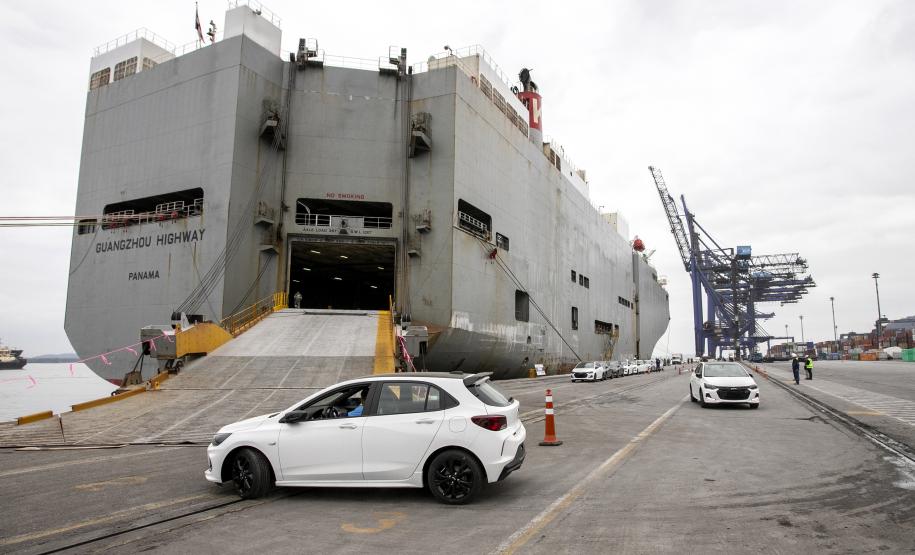 Montadora com sede no Rio Grande do Sul passa a exportar veículos pelo Porto de Paranaguá Foto: Claudio Neves/Portos do Paraná