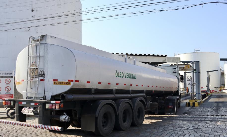 Após aumento de 15% no transporte de líquidos, Porto se prepara para novas demandas - Foto: Claudio Neves/Portos do Paraná