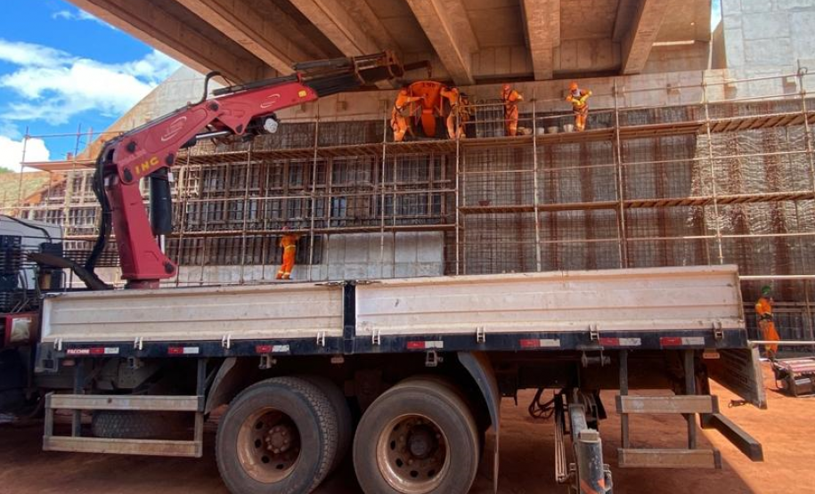 A todo vapor: duplicação do Trevo Gauchão conta 52 máquinas e 150 profissionais todos os dias Foto: DER