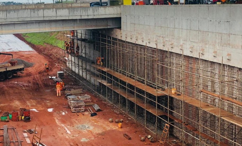 A todo vapor: duplicação do Trevo Gauchão conta 52 máquinas e 150 profissionais todos os dias Foto: DER