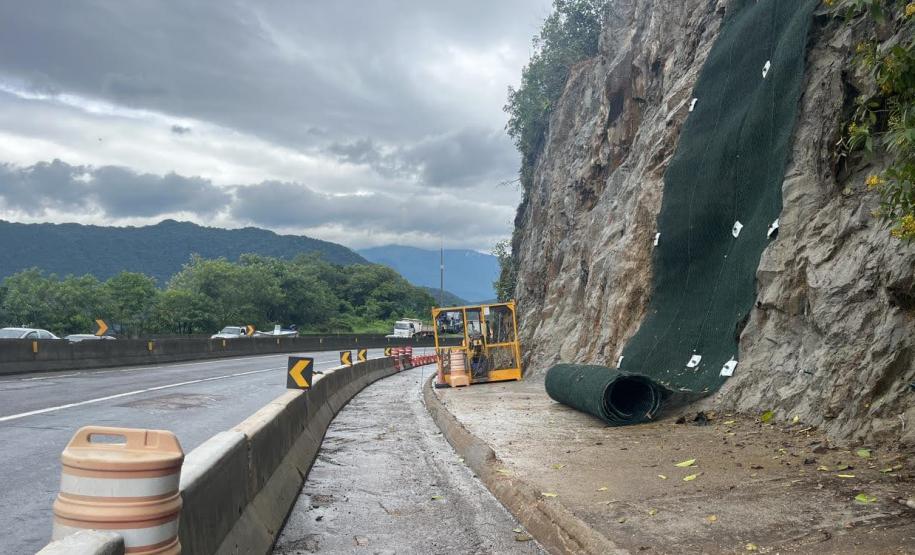 DER/PR chega à fase final das obras no km 41 da BR-277, no Litoral Foto: DER