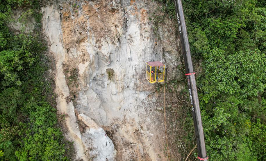 Para melhorar tráfego, BR-277 na Serra do Mar ficará sem guindastes durante o Carnaval Foto: Rodrigo Félix Leal/SEIL