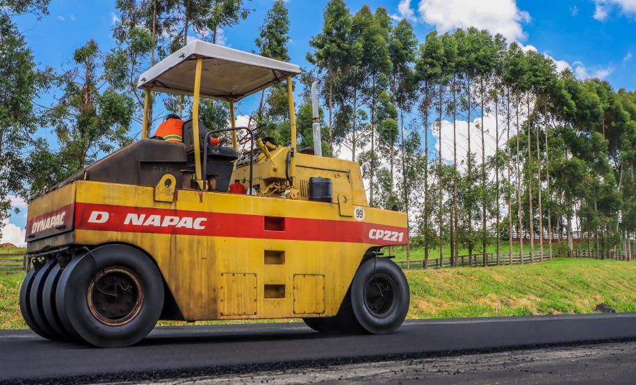 DER/PR assina contrato de R$ 40,5 milhões para conservação de rodovias no Norte e Vale do Ivaí Foto: DER