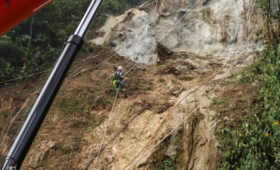 Para melhorar tráfego, BR-277 na Serra do Mar ficará sem guindastes durante o Carnaval Foto: Rodrigo Félix Leal/SEIL