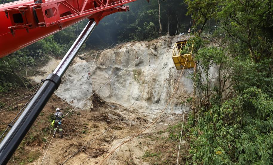 Para melhorar tráfego, BR-277 na Serra do Mar ficará sem guindastes durante o Carnaval Foto: Rodrigo Félix Leal/SEIL