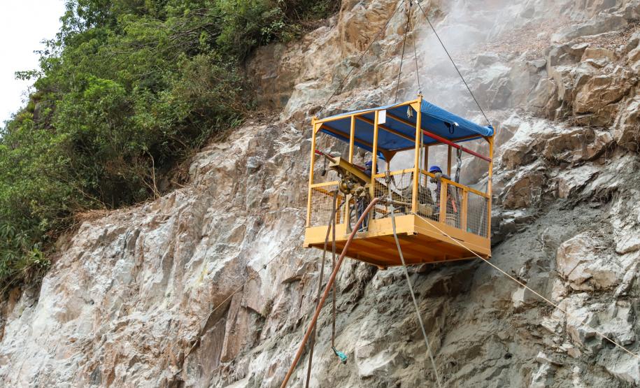 Para melhorar tráfego, BR-277 na Serra do Mar ficará sem guindastes durante o Carnaval Foto: Rodrigo Félix Leal/SEIL