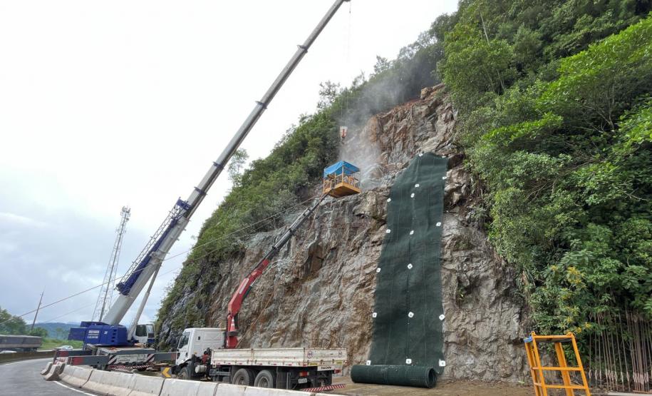 DER/PR chega à fase final das obras no km 41 da BR-277, no Litoral Foto: DER