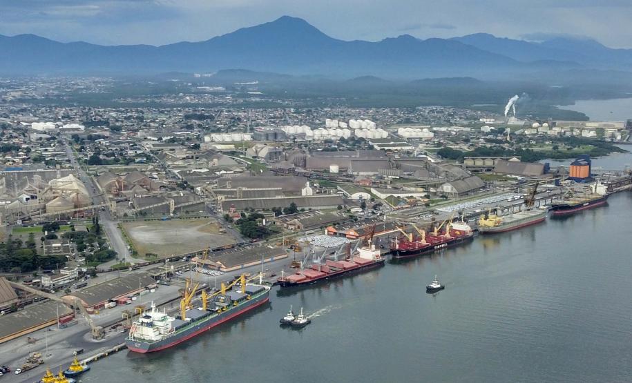 Porto de Paranaguá recebe luxuoso navio e passageiros têm passeios agendados no Litoral Foto: José Fernando Ogura/Arquivo AEN